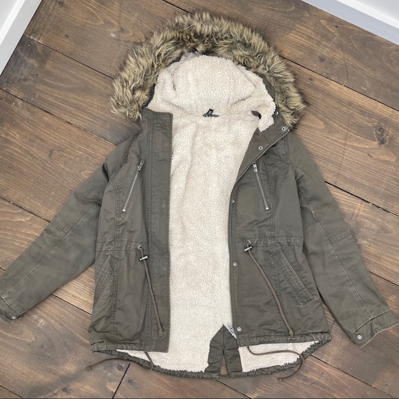 Jackets & Blazers - Hooded parka jacket with faux fur lining, size 10